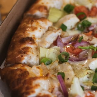 Cali Chicken & Garlic Pizza (14")